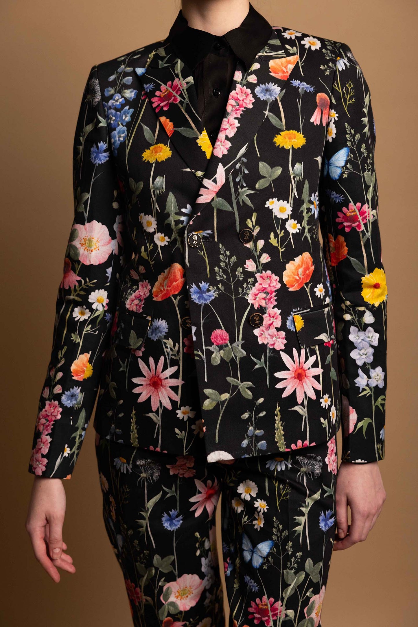 BLACK BLOSSOM POWER SUIT SET