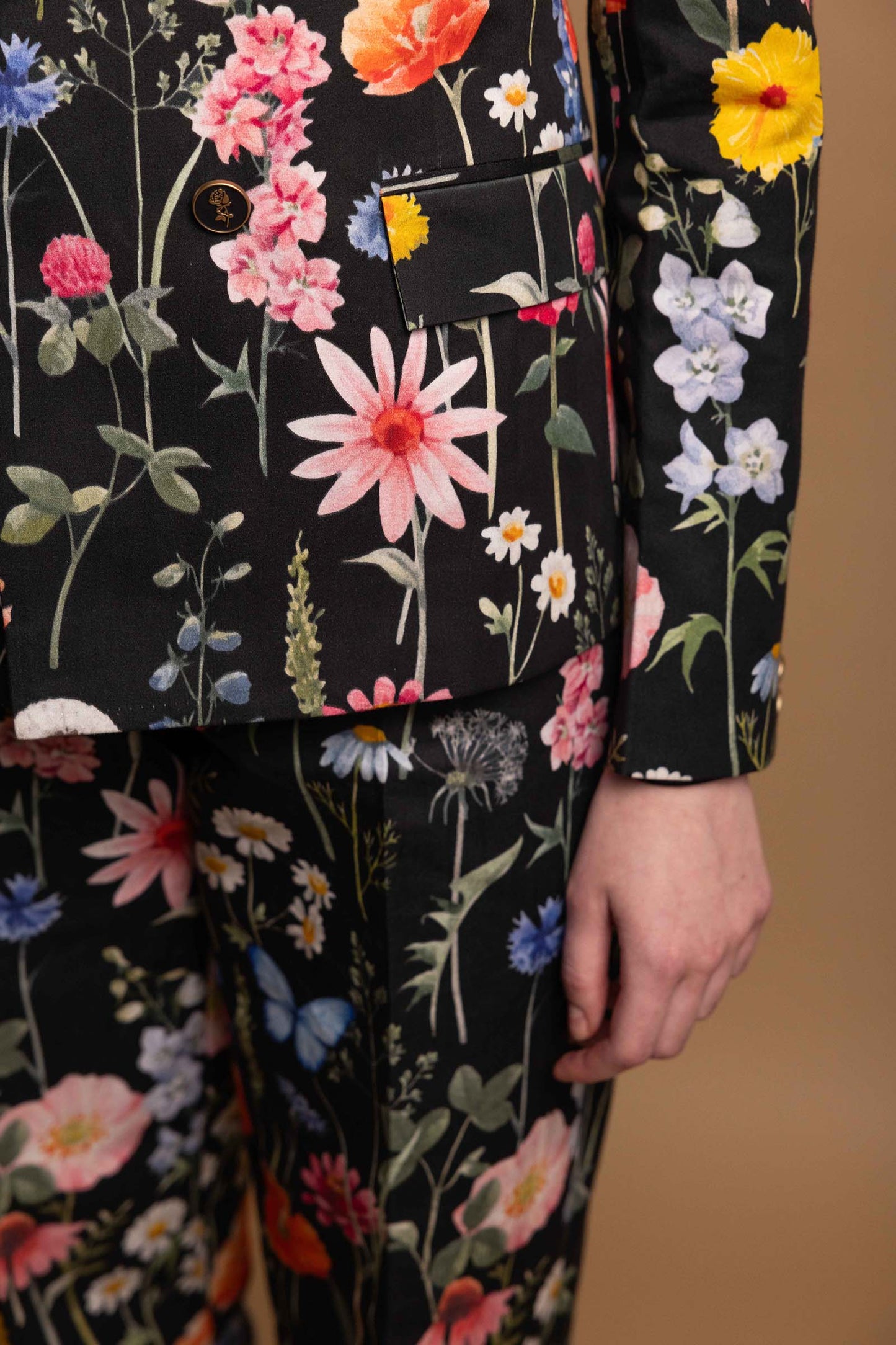 BLACK BLOSSOM POWER SUIT SET