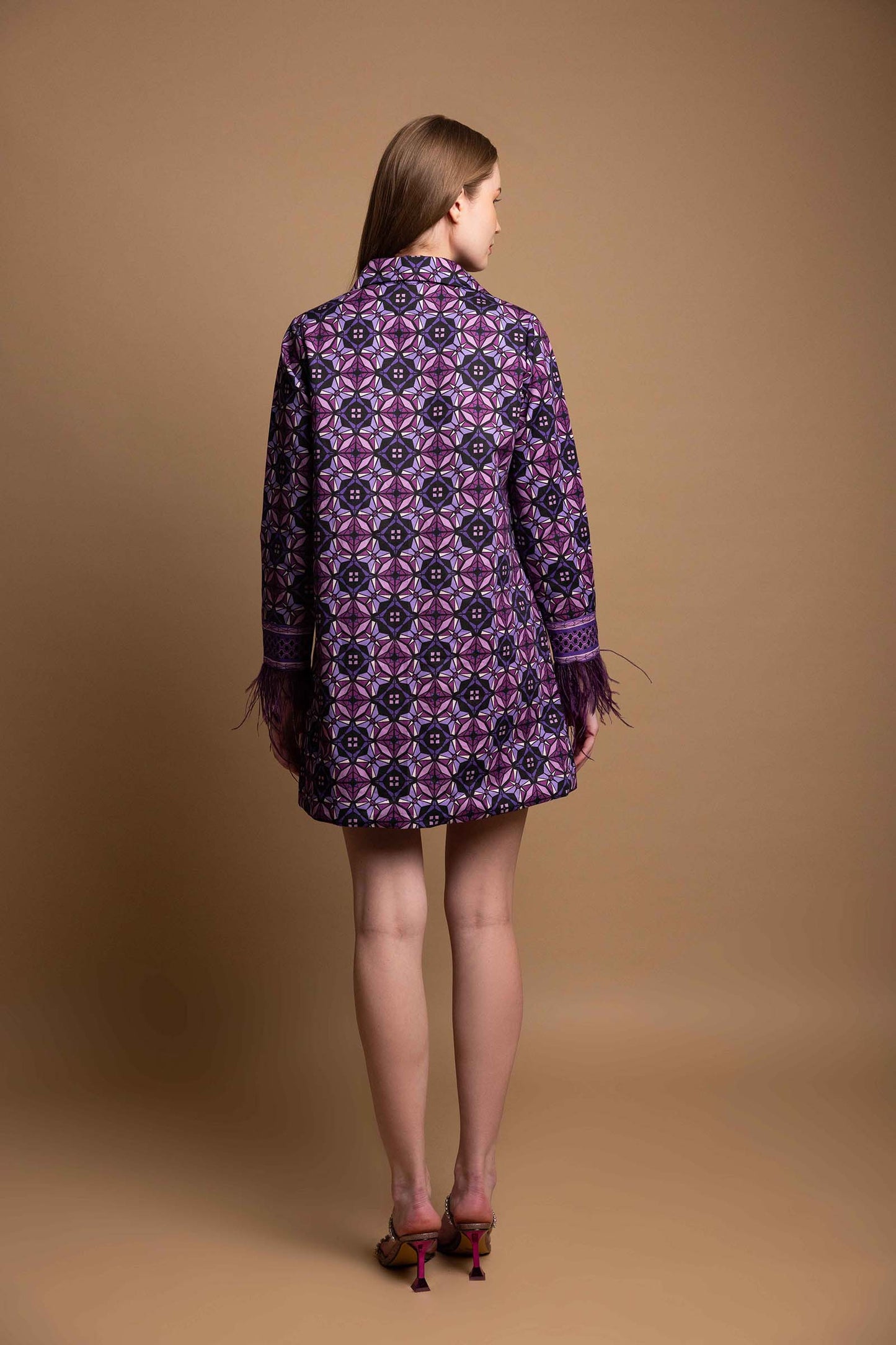 SHARP VIOLET MINI DRESS WITH FEATHERS