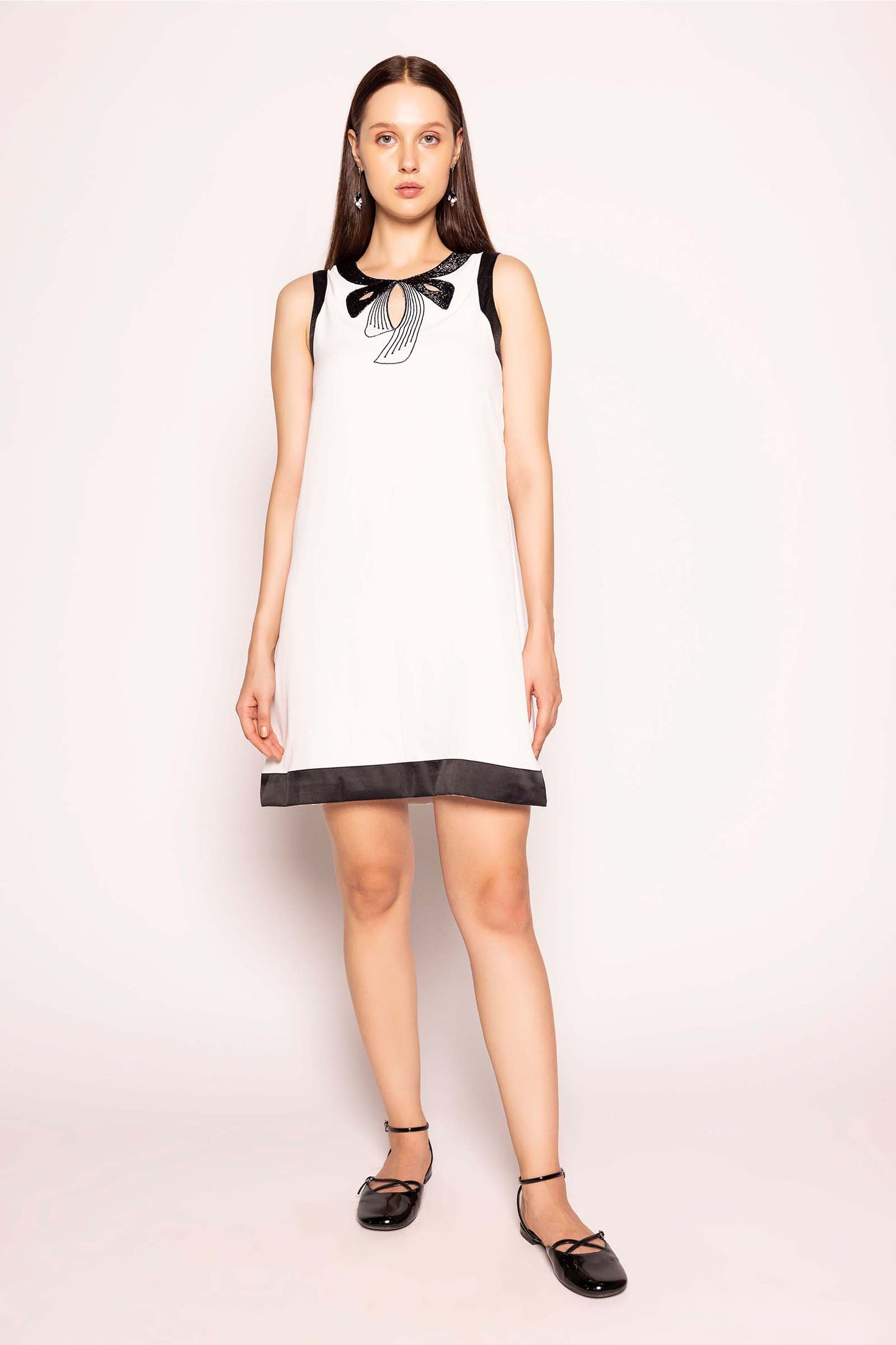 WHITE EMBELLISHED SIGNATURE BOW DRESS