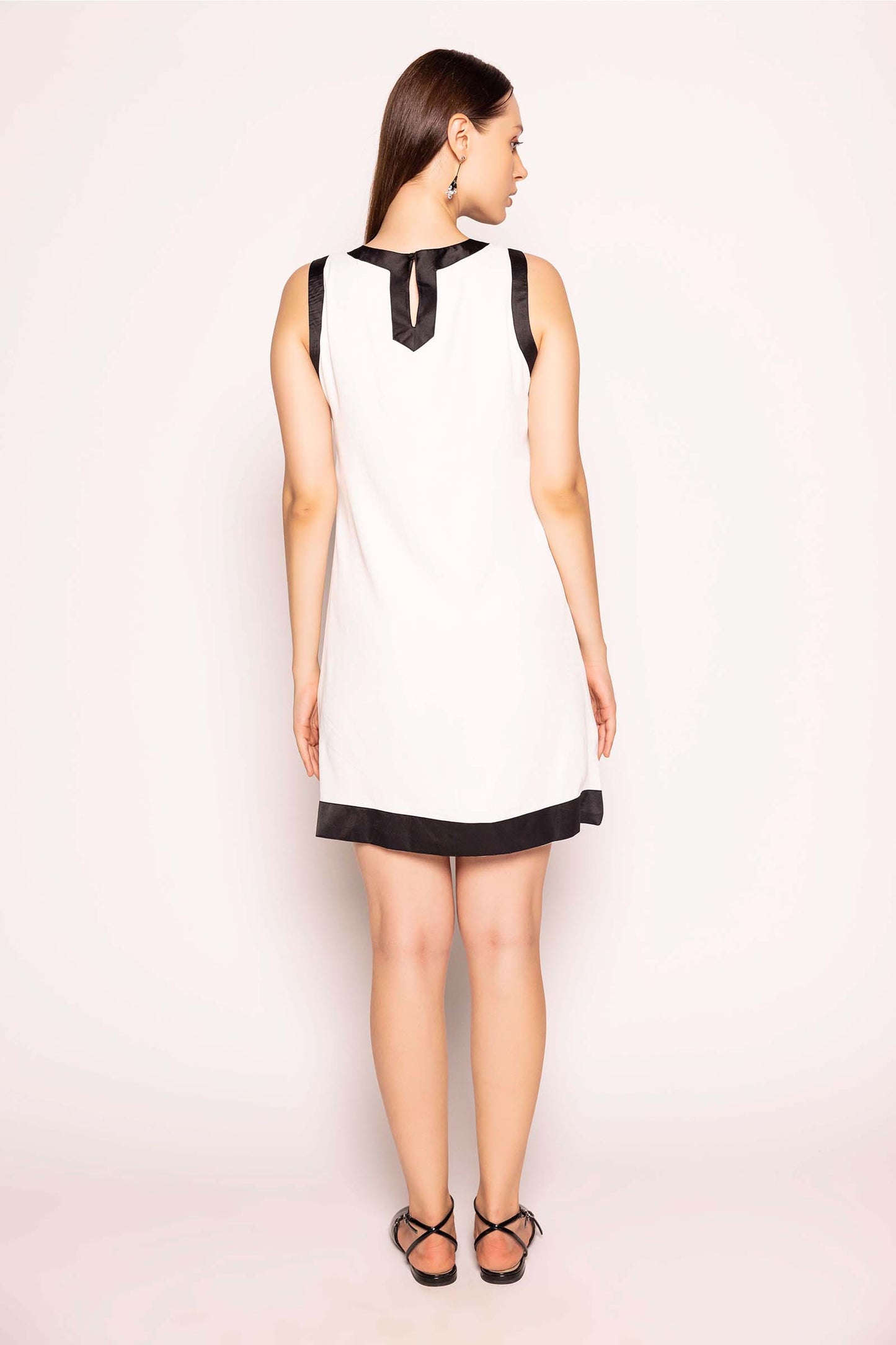 WHITE EMBELLISHED SIGNATURE BOW DRESS