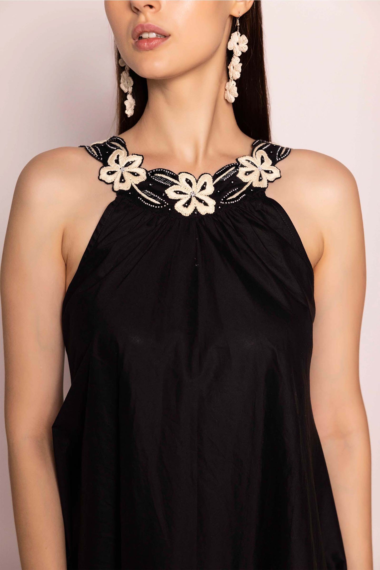 LITTLE BLACK EMBROIDERED NECK DRESS