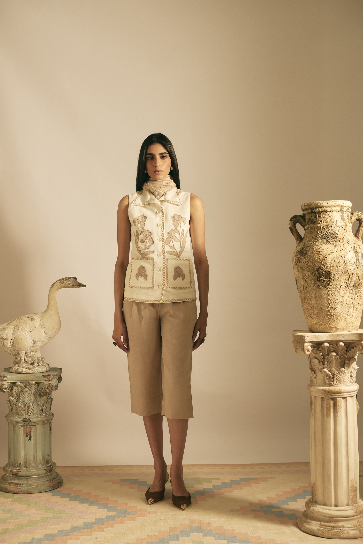 WHITE IRIS APPLIQUE SHACKET