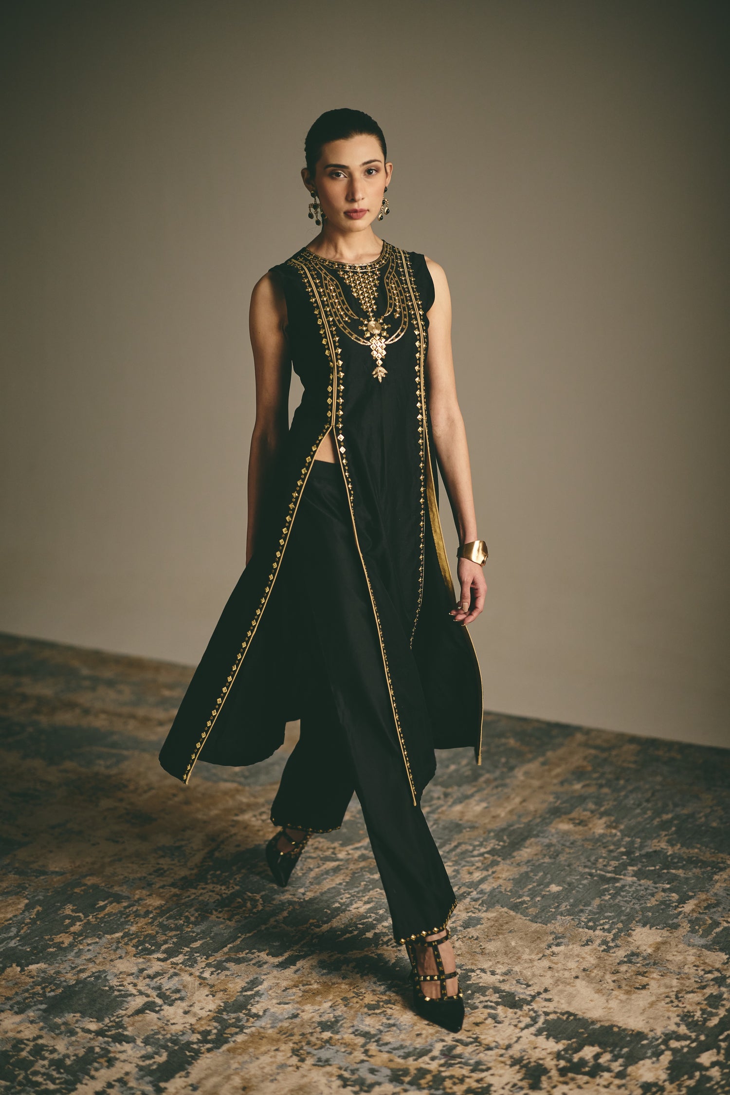 BLACK METAL LONG TUNIC SET